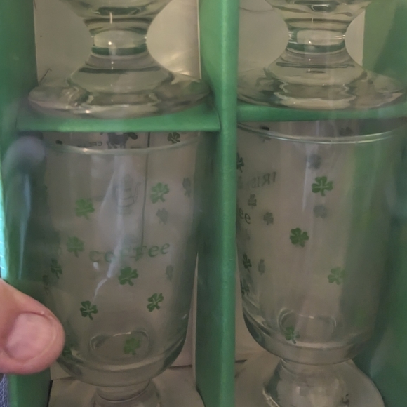 4 VINTAGE LIBBEY IRISH CREAM GLASSES In BOX - Picture 5 of 5